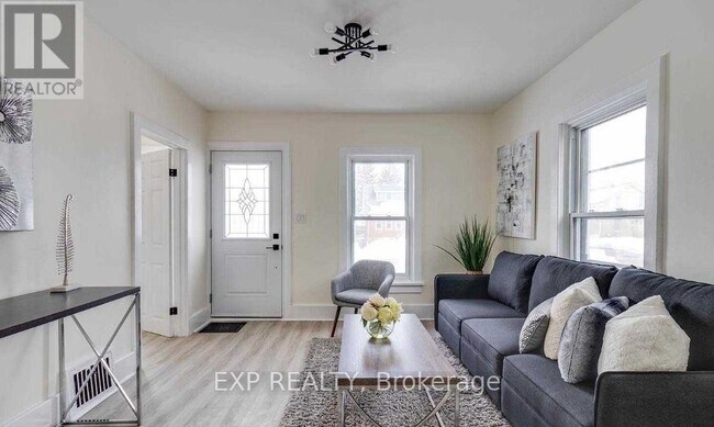 248 Verdun Rd in Oshawa, ON - Building Photo - Building Photo