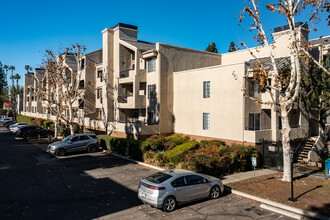 The Met Warner Center in Woodland Hills, CA - Building Photo - Building Photo