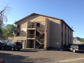 Mountain View Apartments in Phoenix, AZ - Building Photo - Building Photo