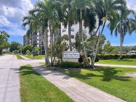 2460 Deer Creek Country Club Blvd in Deerfield Beach, FL - Building Photo
