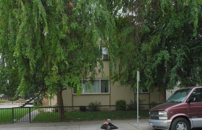 5200 Snow Dr in San Jose, CA - Foto de edificio - Building Photo