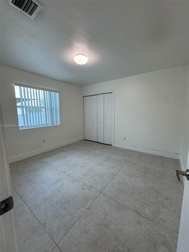 2941 SW 36th Ave in Miami, FL - Building Photo - Building Photo