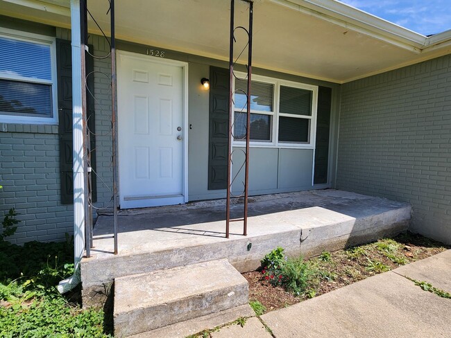 1528 S Catalina Ave in Springfield, MO - Building Photo - Building Photo