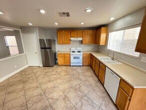 4961 Secret Rock St in Las Vegas, NV - Building Photo - Building Photo