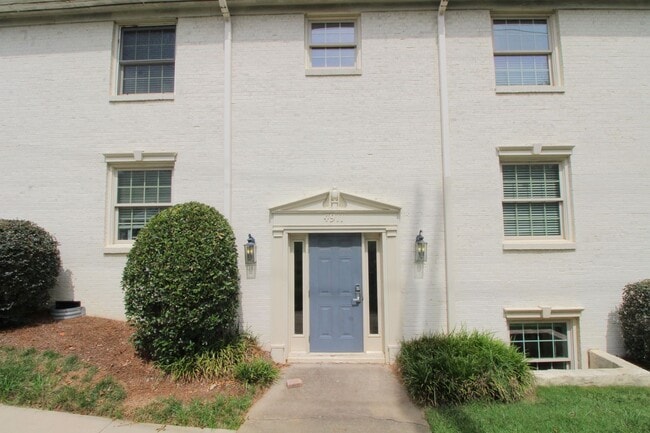 4911 Park Rd in Charlotte, NC - Building Photo - Building Photo