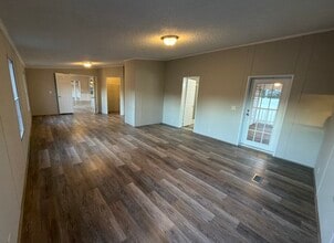 103 Oak Ct in Williamston, SC - Building Photo - Building Photo