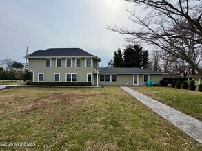 41 Brookwillow Ave in West Long Branch, NJ - Building Photo - Building Photo