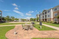 Evergreen at Five Points in Valdosta, GA - Foto de edificio - Building Photo