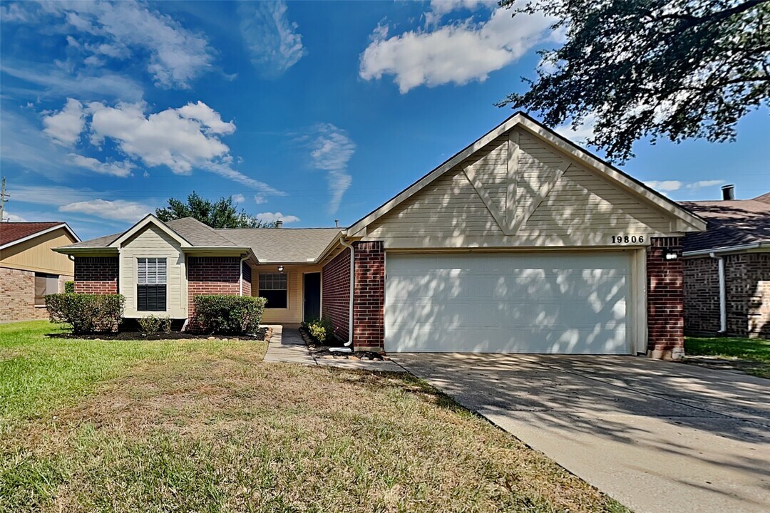 19806 Westbridge Ln in Spring, TX - Building Photo