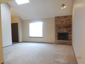 8915 Fairfield Greens Dr in Midwest City, OK - Building Photo - Building Photo