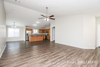 7324 W Ian Dr in Phoenix, AZ - Building Photo - Building Photo