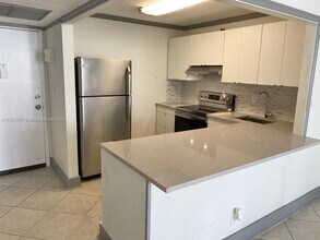 801 Three Islands Blvd, Unit 116 in Hallandale Beach, FL - Building Photo - Building Photo