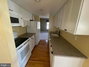 6304 Ducketts Ln in Elkridge, MD - Building Photo - Building Photo
