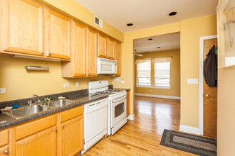 4710 N Bernard St, Unit 3W in Chicago, IL - Building Photo - Building Photo