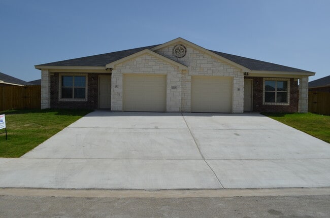 property at 1208 Vanguard Ln