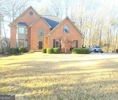 10780 Carrara Cove in Alpharetta, GA - Building Photo