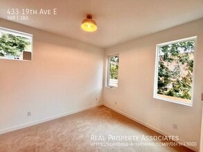 433 19th Ave E in Seattle, WA - Building Photo - Building Photo