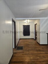 129 S Mt Carmel St in Wichita, KS - Building Photo - Building Photo