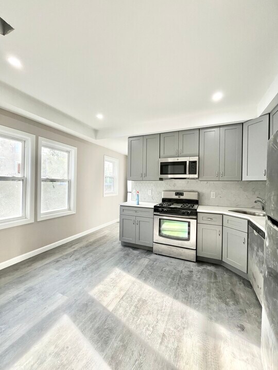 16 Long Ave, Unit 2 in Boston, MA - Building Photo