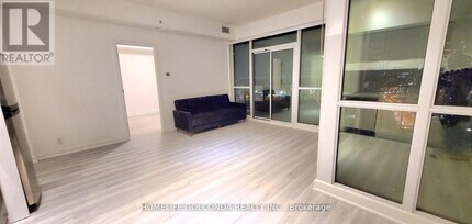 2200-2200 Lake Shore Blvd W in Toronto, ON - Building Photo - Building Photo