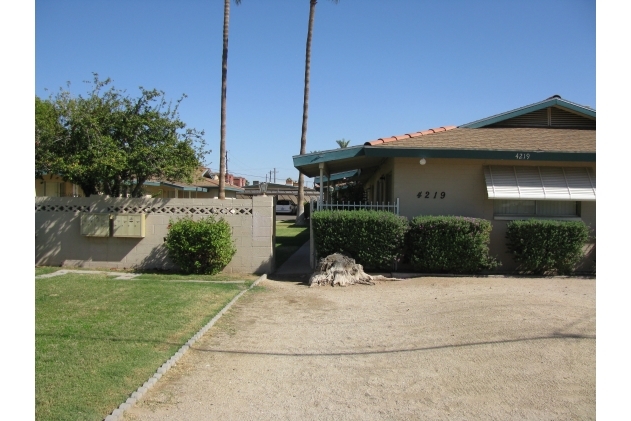 The Quad in Phoenix, AZ - Building Photo - Building Photo