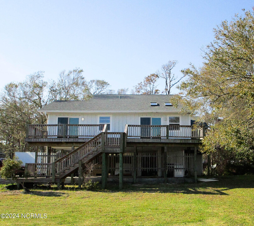 7019 Sound Dr in Emerald Isle, NC - Building Photo