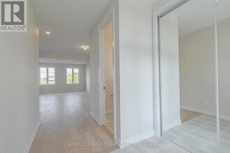 2060 Postilion St in Ottawa, ON - Building Photo - Building Photo
