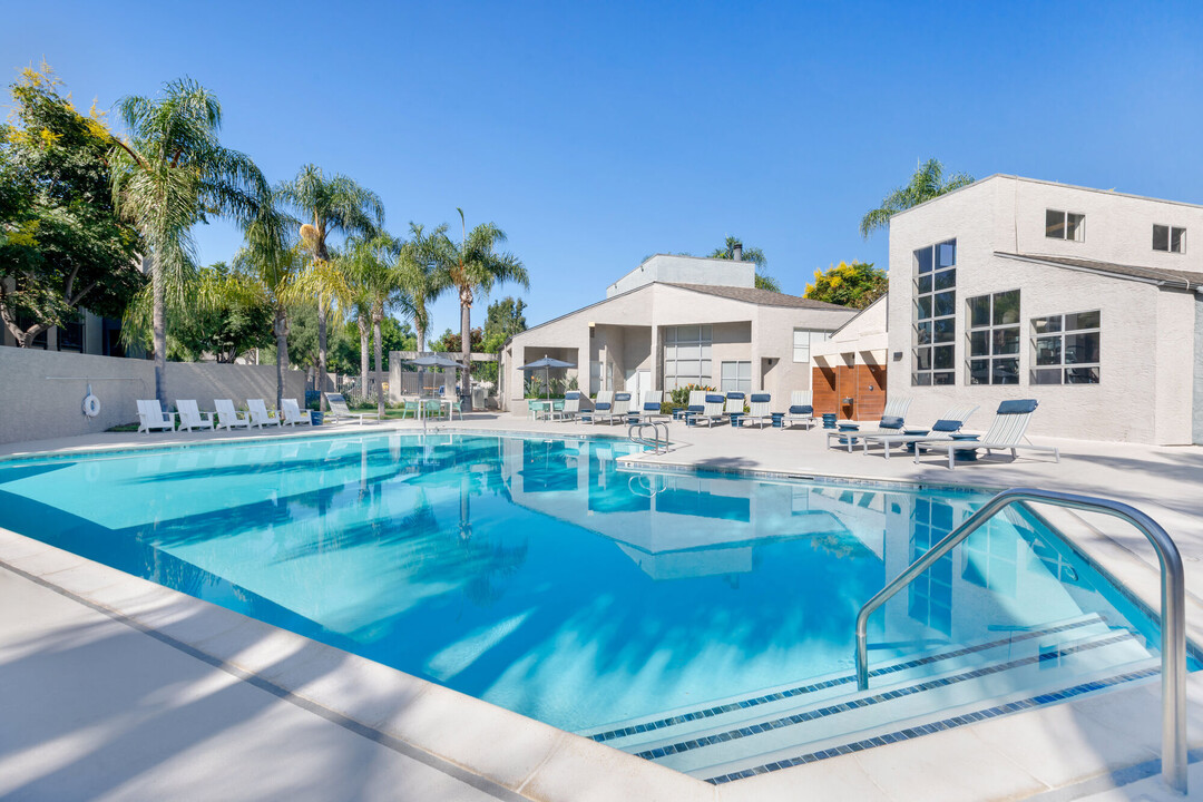 310 Jefferson Apartments in Placentia, CA - Building Photo