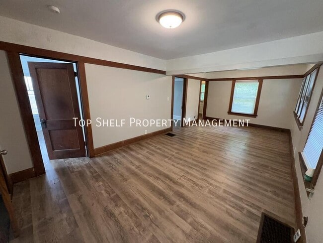 1923 Allison Ave in Des Moines, IA - Building Photo - Building Photo
