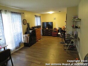 4815 Sorrento in San Antonio, TX - Building Photo - Building Photo