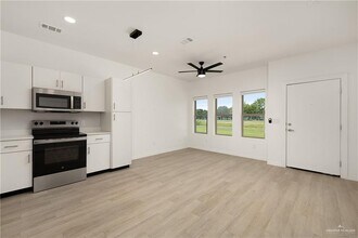 18 N Ware Rd in McAllen, TX - Building Photo - Building Photo