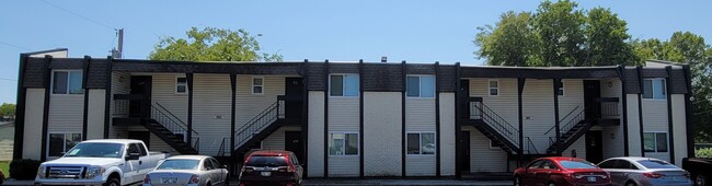 Wood Creek Apartments in Tulsa, OK - Foto de edificio - Building Photo