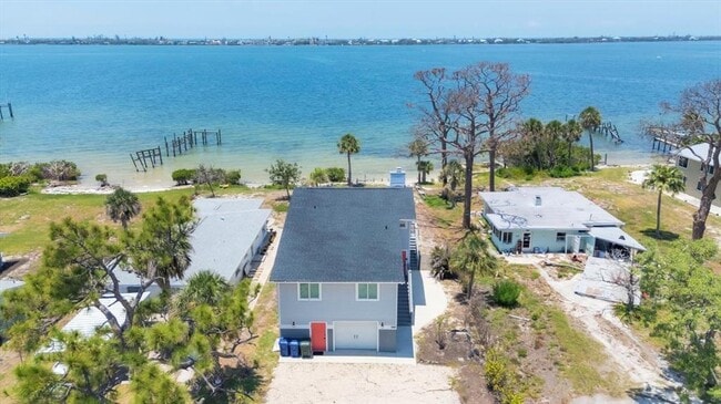 568 S McCall Rd in Englewood, FL - Building Photo - Building Photo