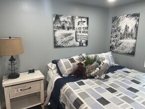 21 Woodmere Ct, Unit 3 in Appleton, WI - Foto de edificio - Building Photo