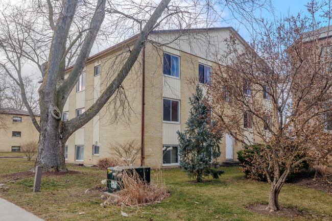 6 Forest Hill Dr in Guelph, ON - Building Photo - Building Photo