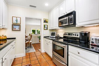 380 Cocoanut Row in Palm Beach, FL - Building Photo - Building Photo