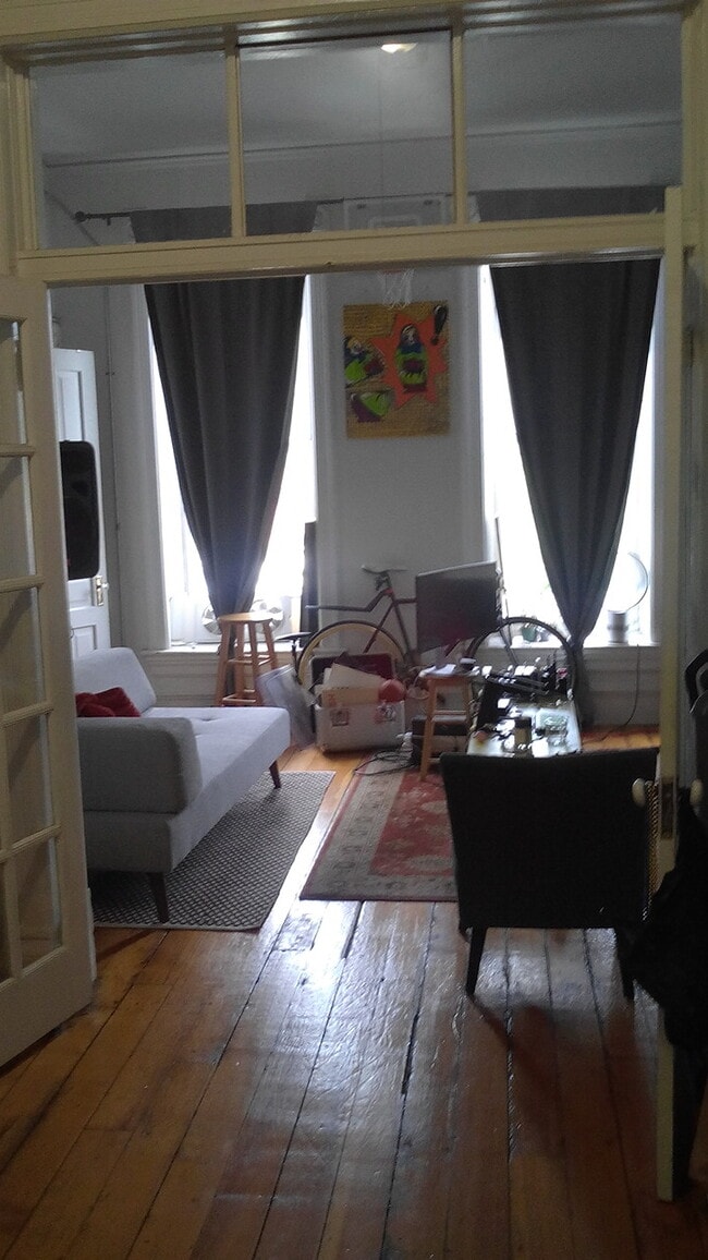 1136 N Milwaukee Ave in Chicago, IL - Building Photo - Building Photo