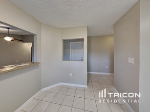 10827 Claymont Dr in New Port Richey, FL - Building Photo - Building Photo