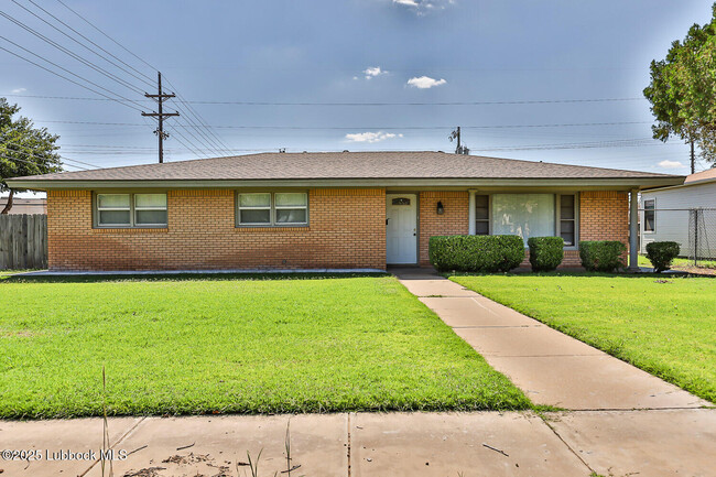 property at 2601 33rd St