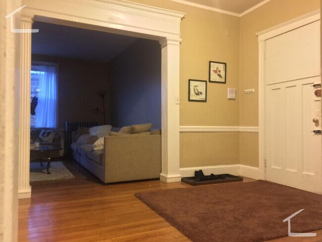 313 St Paul St in Brookline, MA - Building Photo - Building Photo