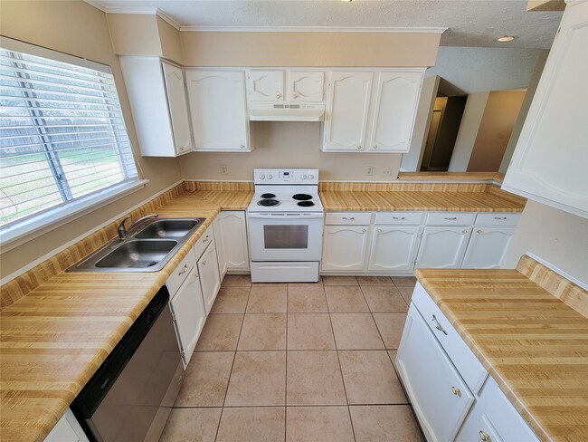 property at 3415 Wingdale Ct