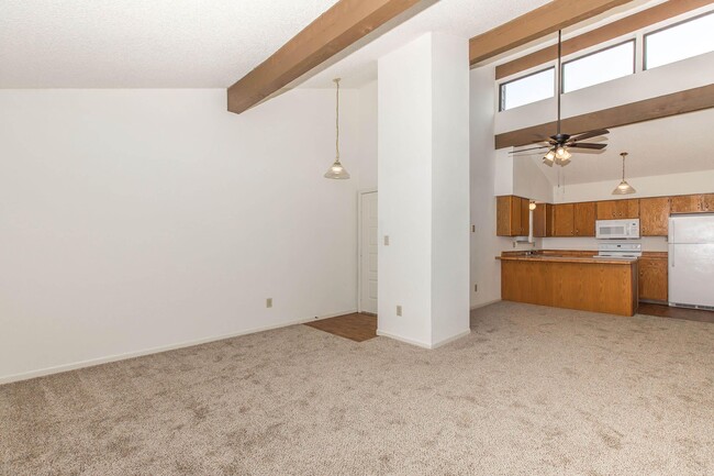 Ramsgate Apartments and Townhomes in Olathe, KS - Building Photo - Building Photo