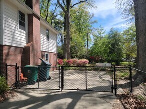 2005 Dresden Rd in Richmond, VA - Building Photo - Building Photo