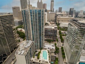400 W Peachtree St NW in Atlanta, GA - Building Photo - Building Photo