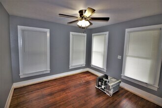 4405 Woodside St, Unit 1 in Houston, TX - Foto de edificio - Building Photo