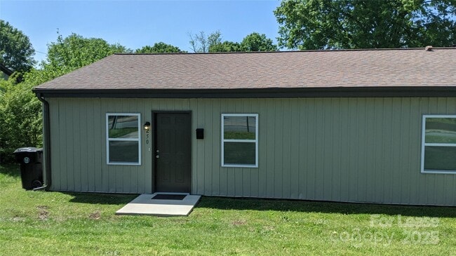 250 W McNeely Ave in Mooresville, NC - Building Photo - Building Photo