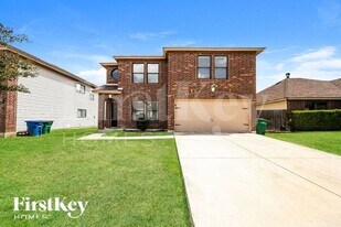 5060 Viking Coral in San Antonio, TX - Building Photo