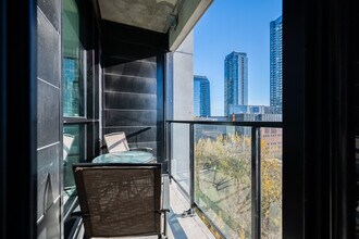 665 Rue Versailles in Montréal, QC - Building Photo - Building Photo
