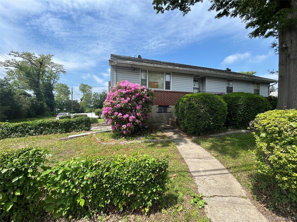 29 May St in Yonkers, NY - Building Photo