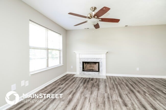 713 Alisa Cove in La Vergne, TN - Foto de edificio - Building Photo